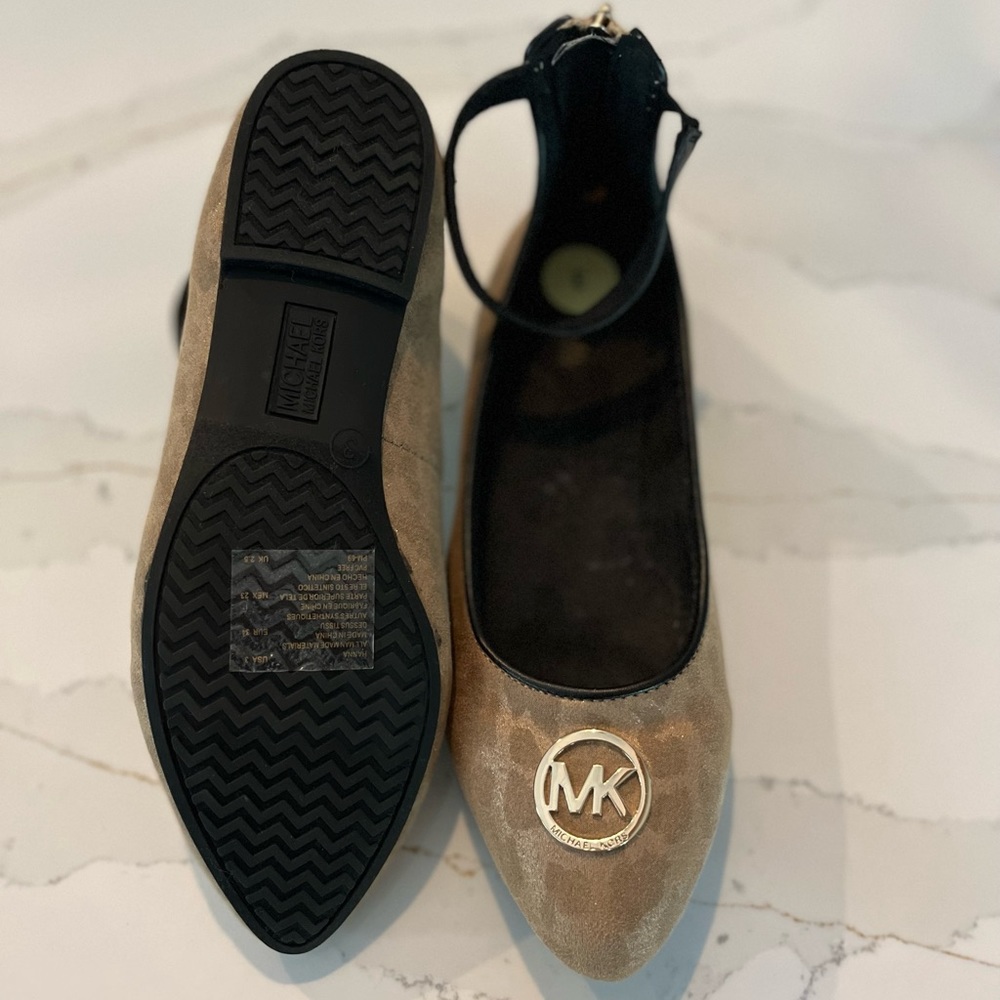 Girls MK flats